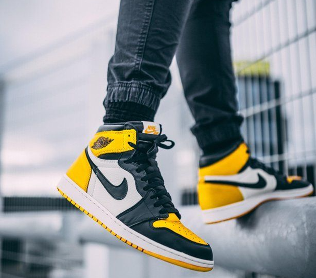 Giay Nike Air Jordan 1 Mid Yellow Toe 852542 071 Jordan 1