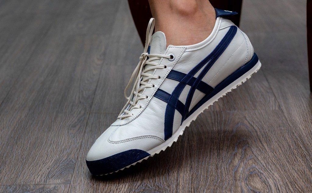 tai-sao-onitsuka-tiger-dat-nhung-van-duoc-san-don-nhieu-den-vay