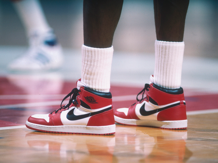 nike-air-jordan-s-va-qua-trinh-tro-thanh-nen-cong-nghiep-ty-do