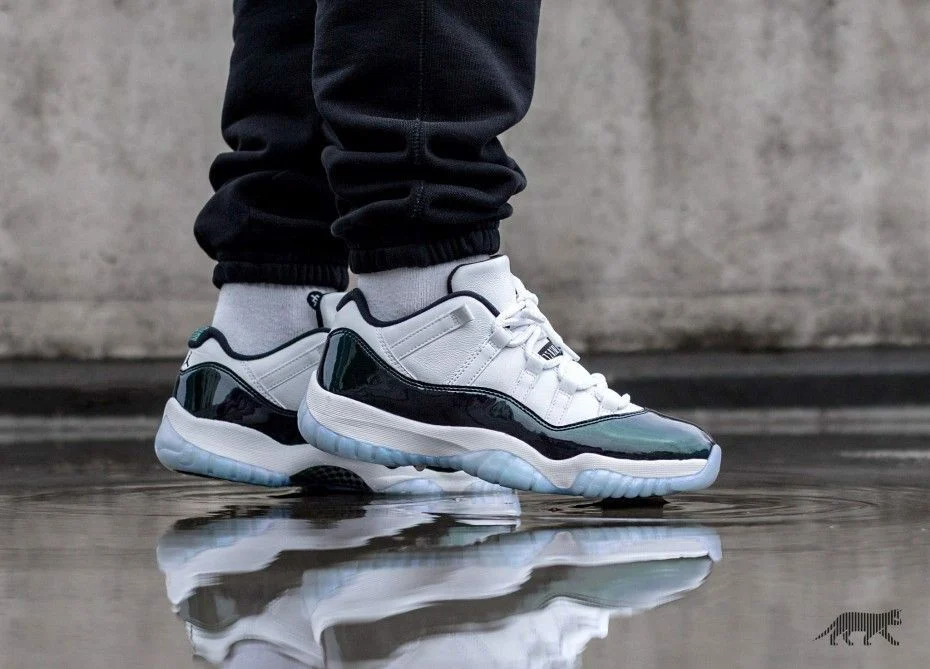 Air jordan retro 11 low emerald online