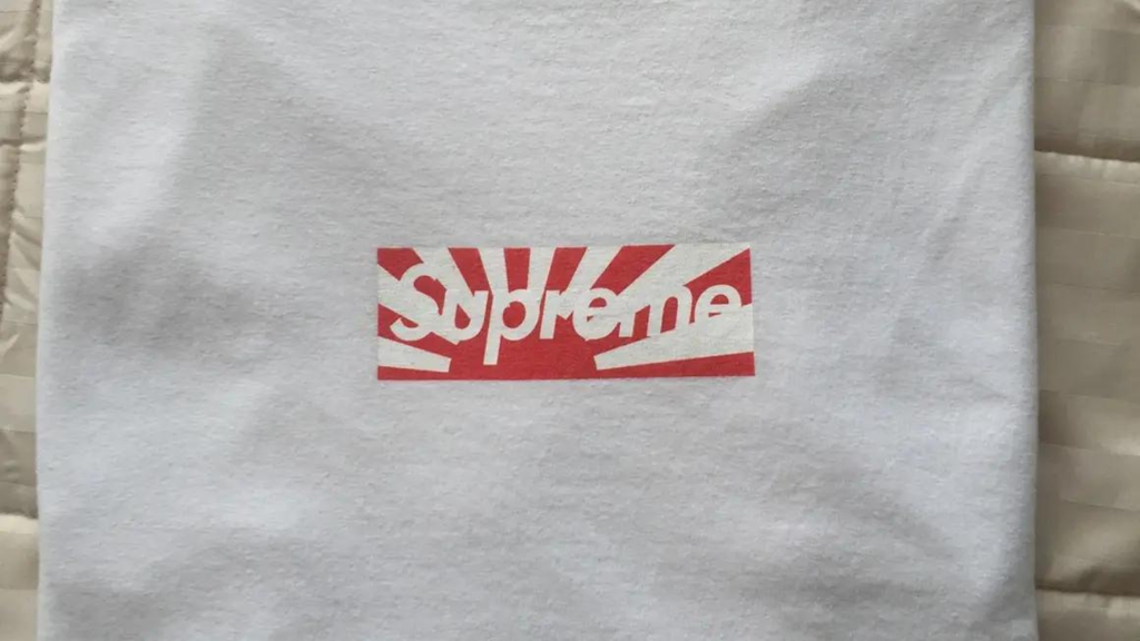 1-so-cau-chuyen-dang-sau-phan-logo-cua-supreme