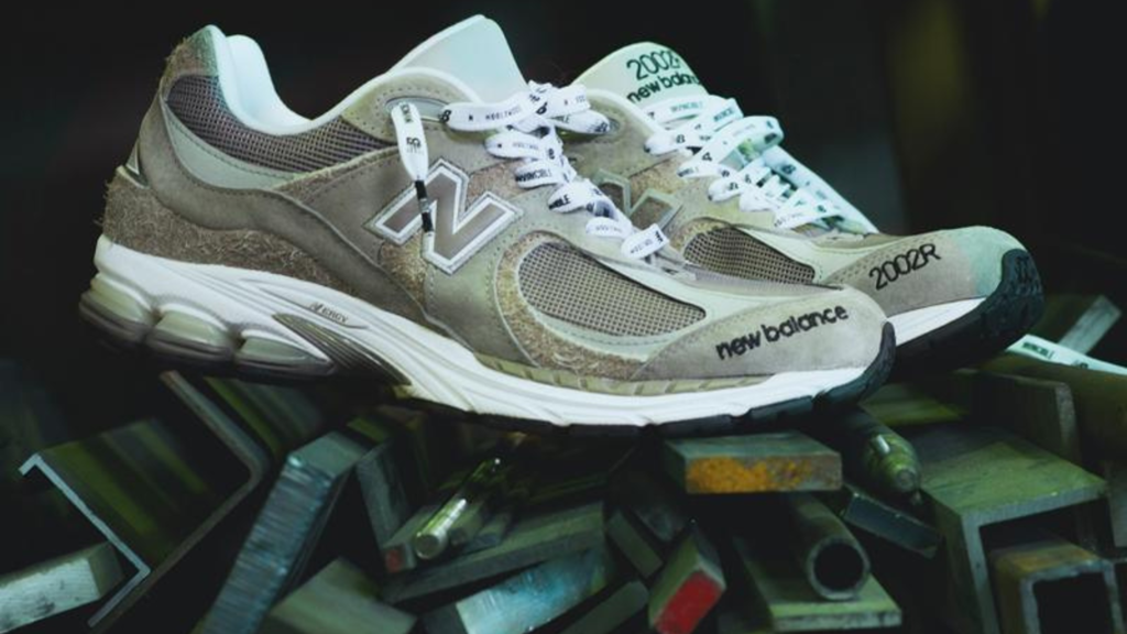 new-balance-2002r-doi-giay-suyt-chut-nua-bi-lang-quen